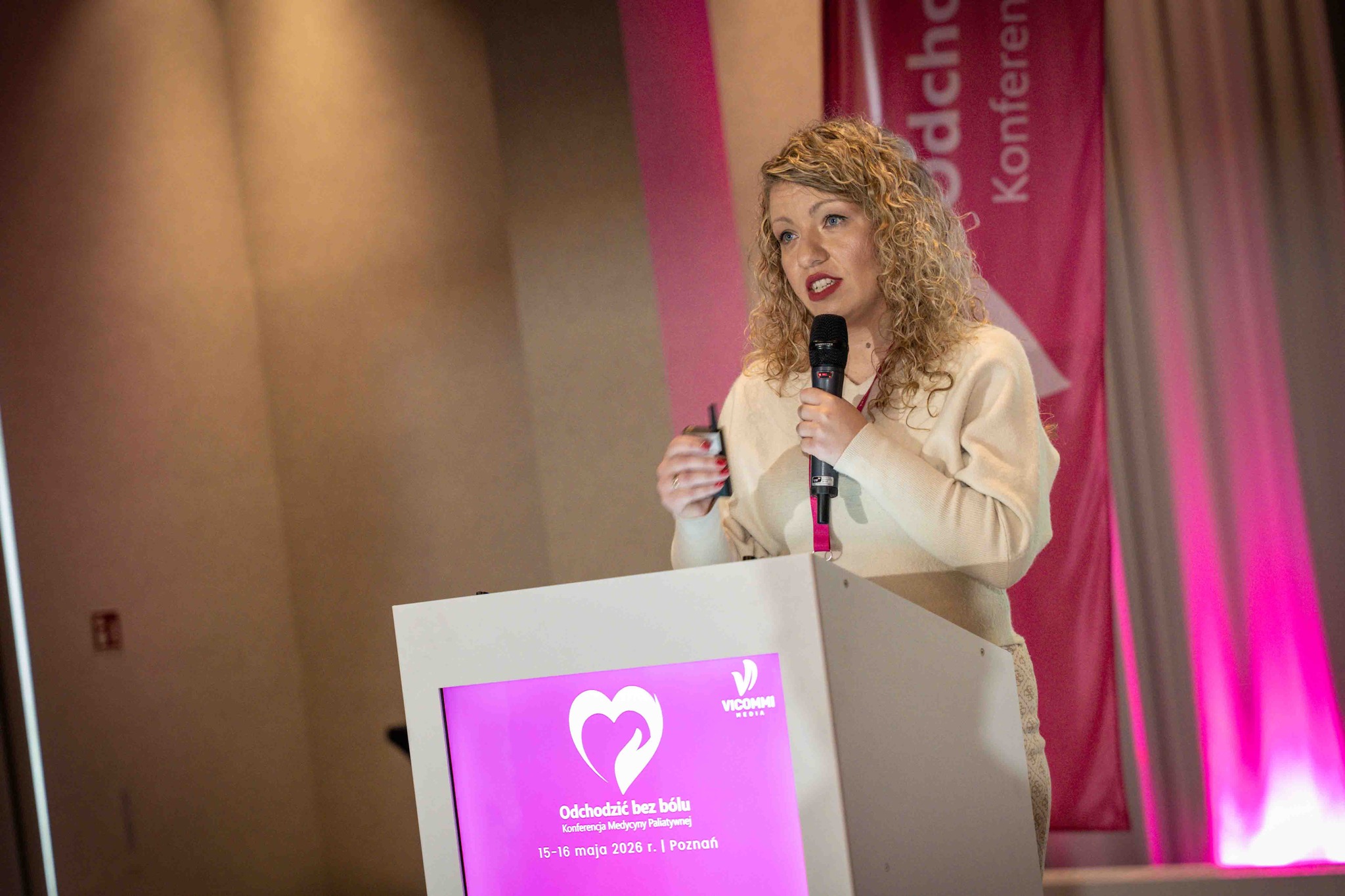 Ewa Liegman podczas wystąpienia